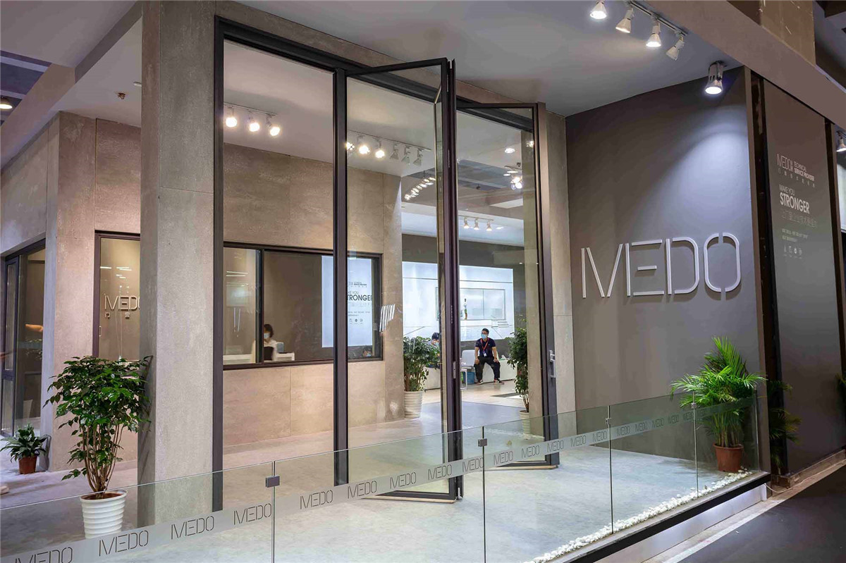 Welcome to a World of Elegance and Functionality Slimline Folding Doors by MEDO (6)